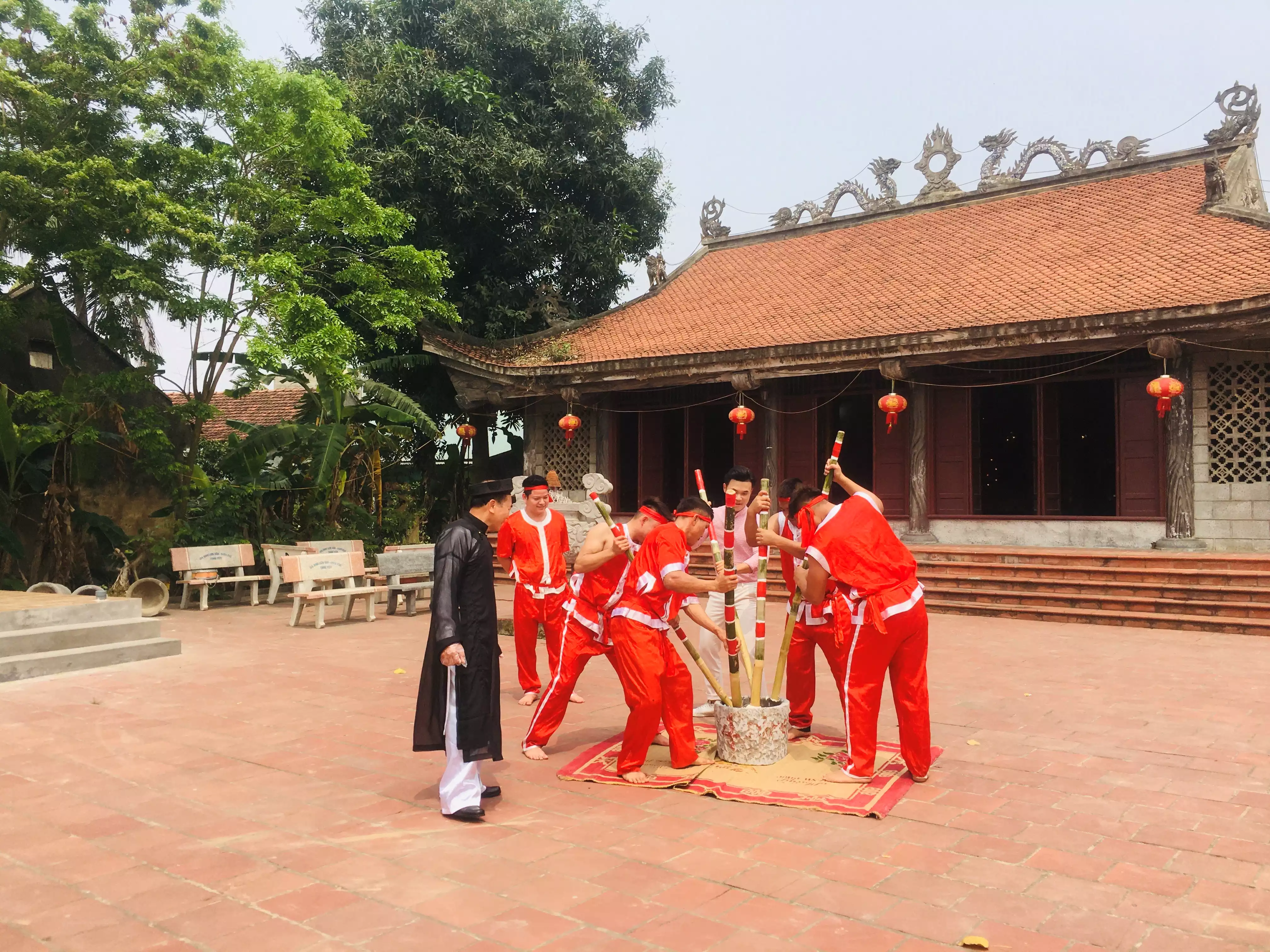 Lễ hội thi giã bánh giầy làng Mộ Chu Hạ